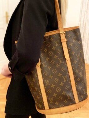Louis Vuitton Bucket Bag Monogram Canvas GM